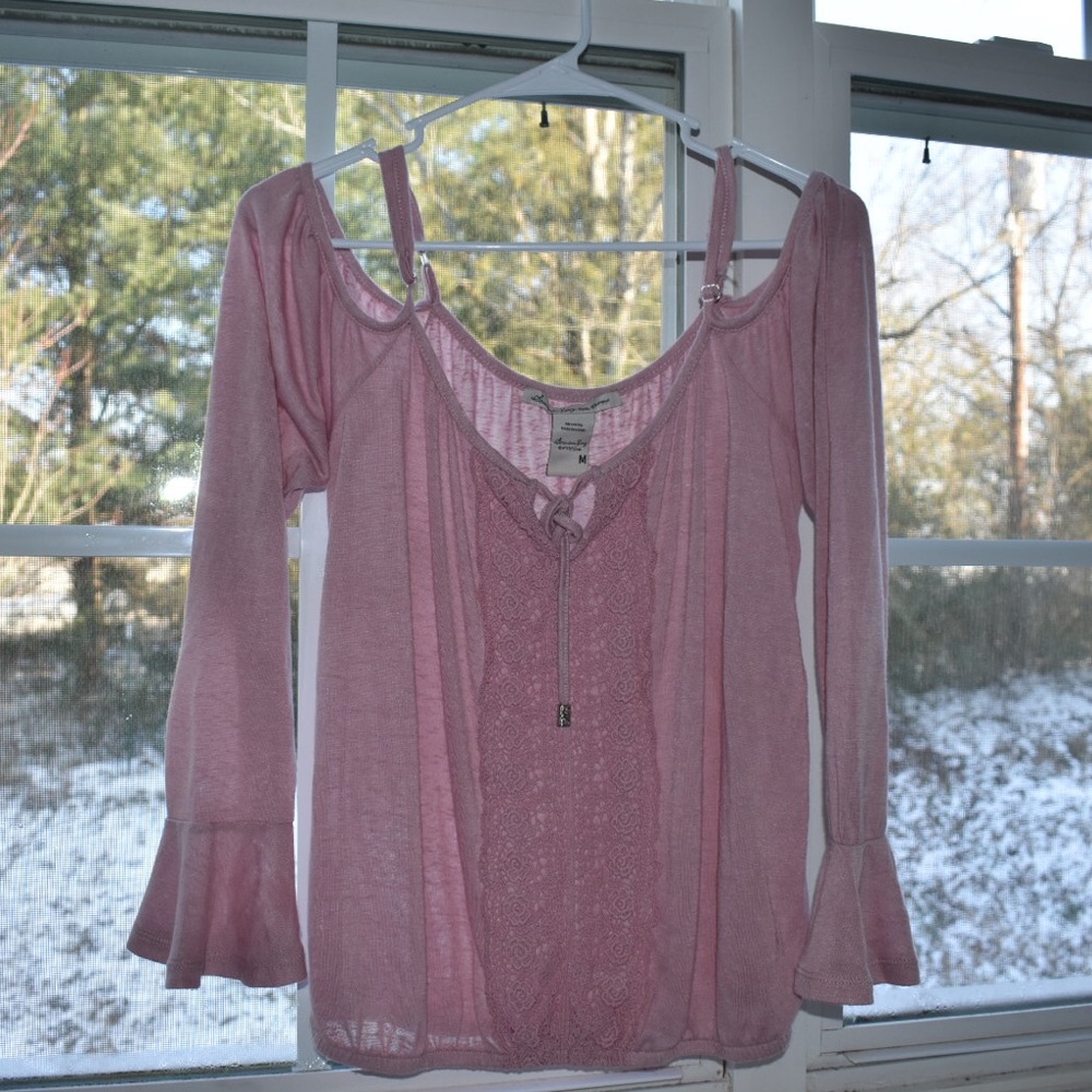 VERY PRETTY OFF SHOULDER BLOUSE